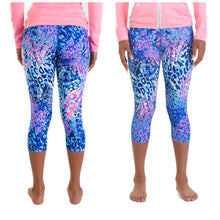 Load image into Gallery viewer, MissFit Activewear 3/4 Print Leggings
